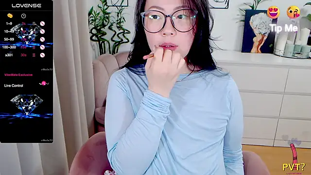 Snapshot of Sunam01 chatting on 11/29/25, 10:07 Sunam01 online show from 11/29/25, 10:07