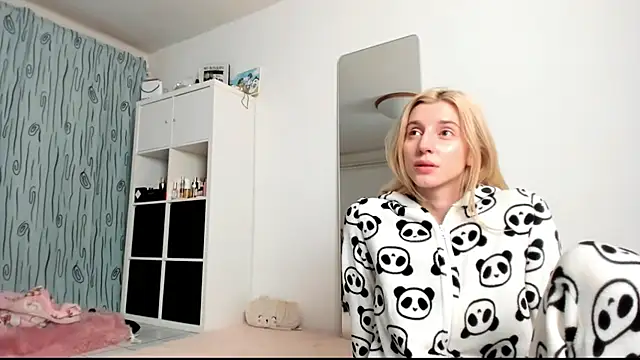 KenzieDawton online show from 01/10/25, 05:15