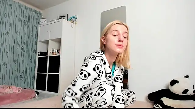 KenzieDawton online show from 01/15/25, 05:08