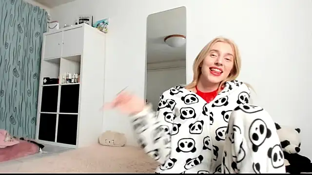 KenzieDawton online show from 01/23/25, 05:13