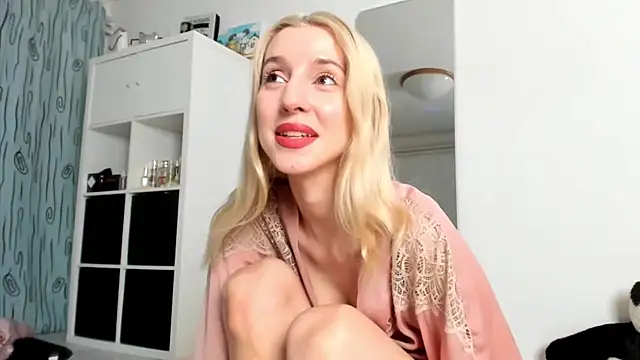 KenzieDawton online show from 09/08/25, 07:46