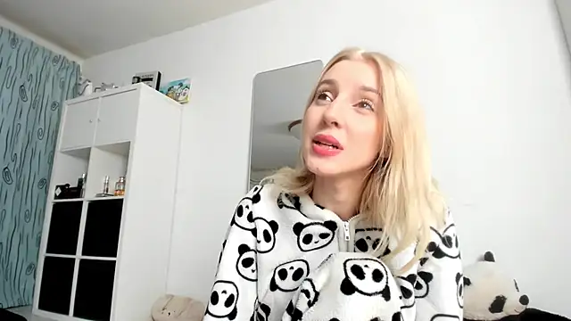 KenzieDawton online show from 11/22/25, 04:33