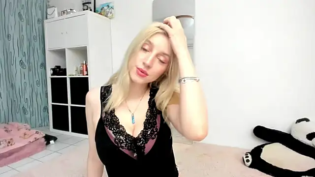 KenzieDawton online show from 04/20/26, 04:32