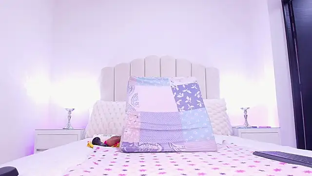 raven lilith  online show from 10/31/25, 03:18