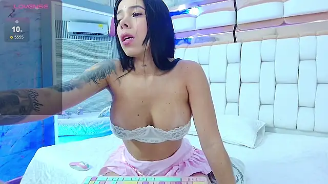 Snapshot of sexysistter chatting on 01/13/25, 12:13 sexysistter online show from 01/13/25, 12:13