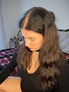 likaxxx online show from 12/25/24, 12:15