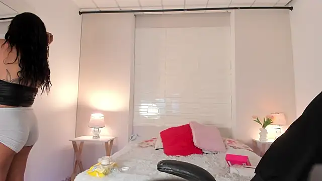 SophiaaStone online show from 02/09/26, 12:20