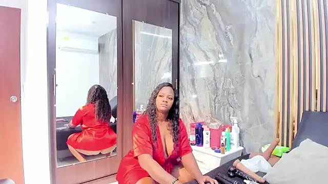 LauraSaenz01 online show from 02/26/25, 03:21