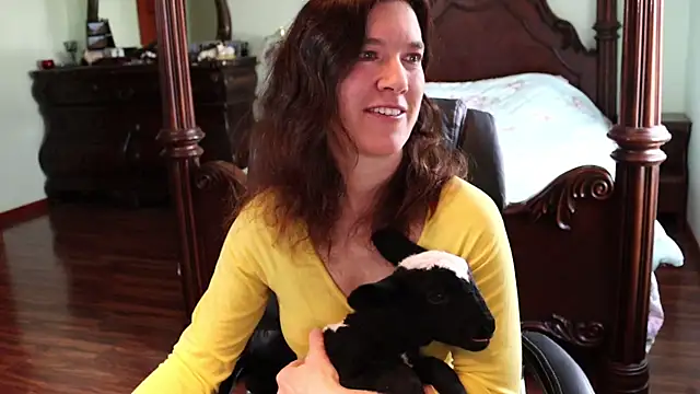 Snapshot of thornburyrose chatting on 03/03/25, 02:37 thornburyrose online show from 03/03/25, 02:37