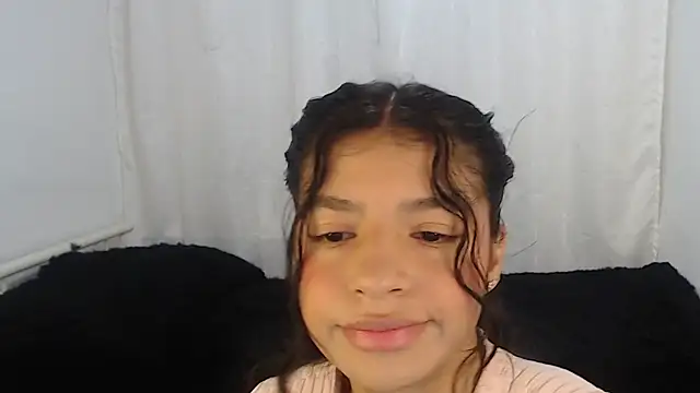 Snapshot of Liz_Galactic chatting on 12/14/24, 06:41 Liz Galactic online show from 12/14/24, 06:41