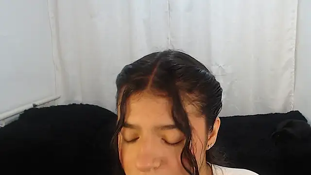 Snapshot of Liz_Galactic chatting on 12/15/24, 10:04 Liz Galactic online show from 12/15/24, 10:04