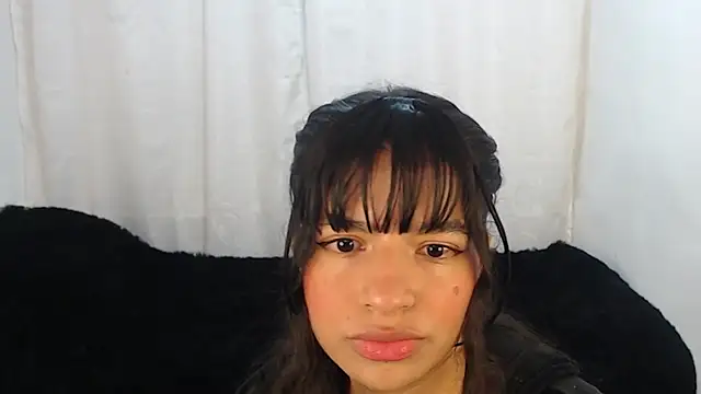 Snapshot of Liz_Galactic chatting on 02/04/25, 04:05 Liz Galactic online show from 02/04/25, 04:05