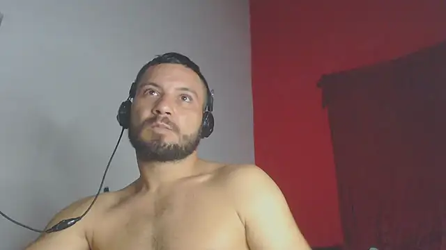 Snapshot of body_x29 chatting on 12/24/24, 10:01 body x29 online show from 12/24/24, 10:01