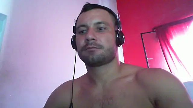 Snapshot of body_x29 chatting on 03/12/25, 04:35 body x29 online show from 03/12/25, 04:35