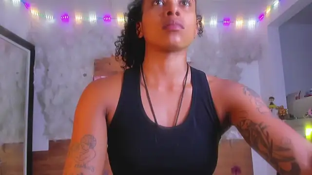 kelly thomson online show from 03/21/25, 01:02