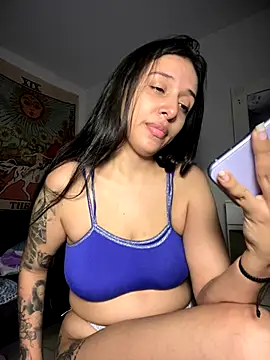 kiaraglam2 online show from 10/29/25, 05:20