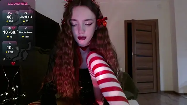 Snapshot of Weeissy chatting on 12/25/24, 11:10 Weeissy online show from 12/25/24, 11:10