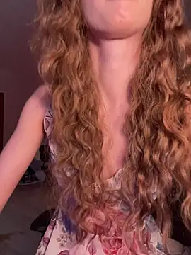 Snapshot of Weeissy chatting on 10/15/25, 08:53 Weeissy online show from 10/15/25, 08:53