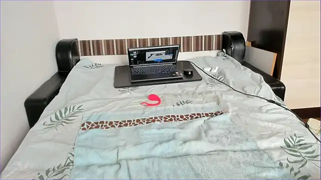 Snapshot of sweet-tinqerbell chatting on 06/07/26, 11:58 sweet-tinqerbell online show from 06/07/26, 11:58