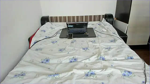 Snapshot of sweet-tinqerbell chatting on 06/12/26, 04:55 sweet-tinqerbell online show from 06/12/26, 04:55