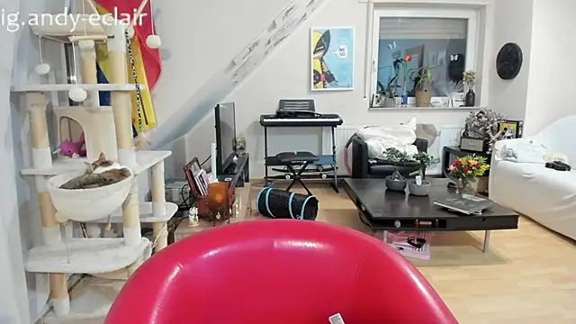 Snapshot of tinny_williams chatting on 09/15/25, 04:12 tinny williams online show from 09/15/25, 04:12