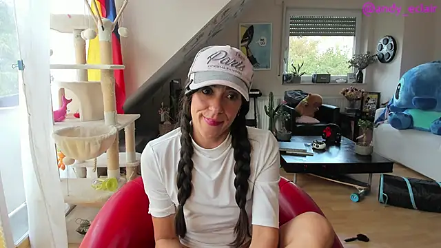 Snapshot of tinny_williams chatting on 10/05/25, 09:18 tinny williams online show from 10/05/25, 09:18