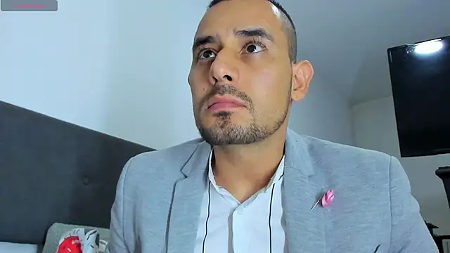 jhonyalzate2 online show from 03/03/25, 11:46