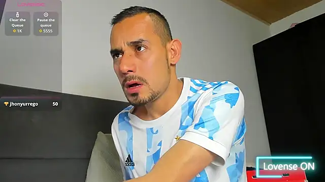 jhonyalzate2 online show from 02/18/26, 01:56