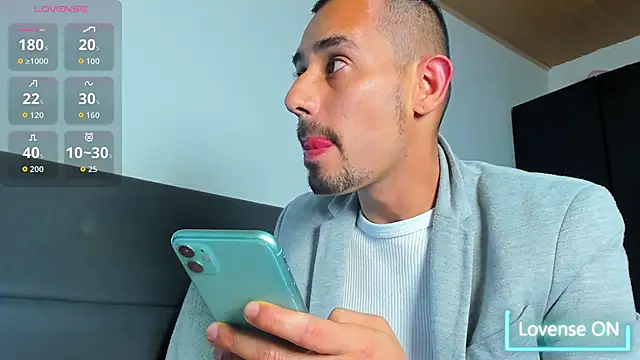 jhonyalzate2 online show from 03/11/26, 04:07