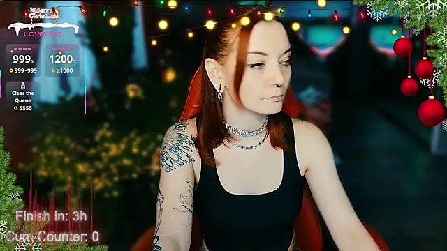 Snapshot of MaxPhoenixx chatting on 12/19/25, 11:17 MaxPhoenixx online show from 12/19/25, 11:17