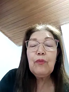 Snapshot of Vicky_Rosse chatting on 02/27/25, 07:37 Vicky Rosse online show from 02/27/25, 07:37