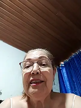Snapshot of Vicky_Rosse chatting on 10/17/25, 06:21 Vicky Rosse online show from 10/17/25, 06:21