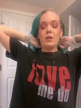 Snapshot of thetinyblue chatting on 03/06/25, 08:59 thetinyblue online show from 03/06/25, 08:59