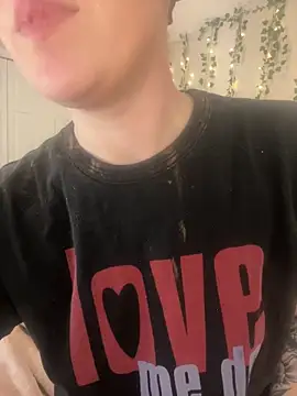 Snapshot of thetinyblue chatting on 03/07/25, 04:44 thetinyblue online show from 03/07/25, 04:44