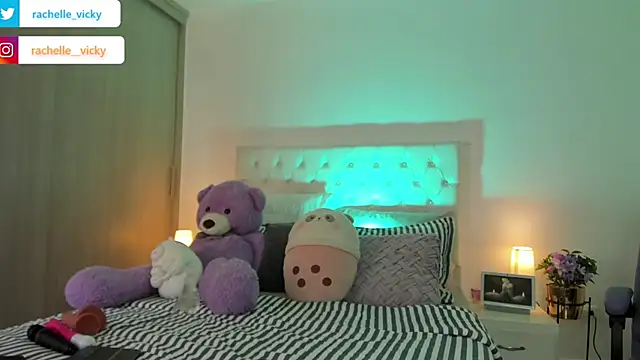Snapshot of vicky_rachell chatting on 03/17/25, 02:01 vicky rachell online show from 03/17/25, 02:01