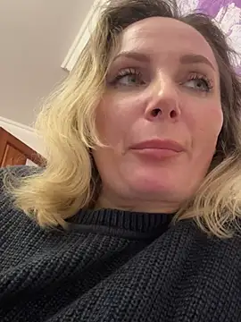 Snapshot of AngelOxy chatting on 01/26/25, 02:30 AngelOxy online show from 01/26/25, 02:30