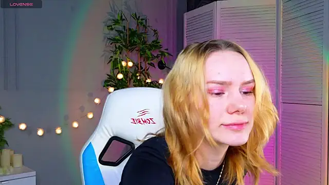 Ramona    online show from 04/10/26, 01:27