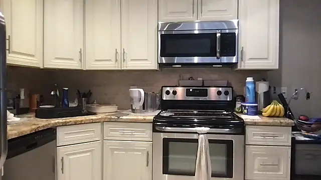 BigGuyMuscle online show from 12/01/25, 01:16