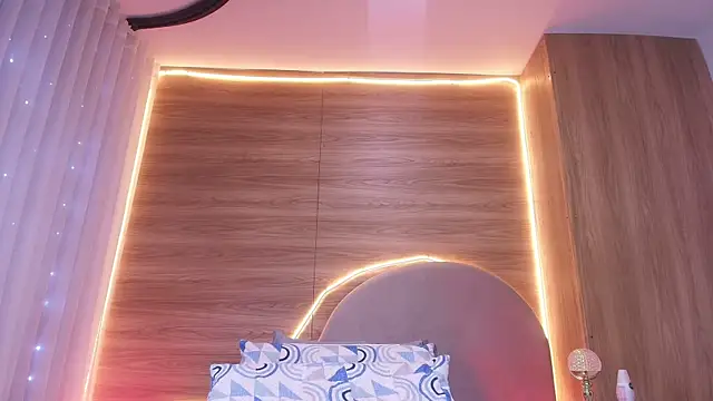 alexaa walker online show from 04/15/26, 12:34