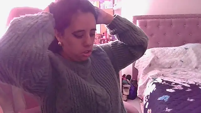 annarose19 online show from 03/17/25, 08:40