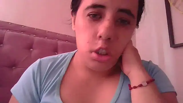 annarose19 online show from 12/18/25, 05:30