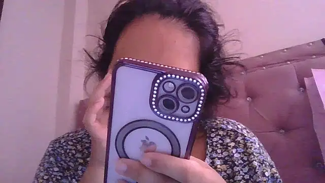 annarose19 online show from 04/18/26, 04:44