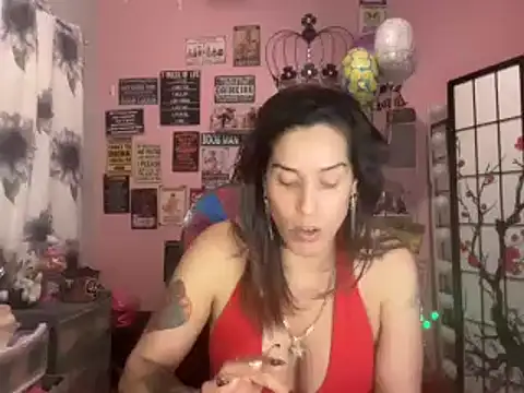 Snapshot of latinacubana chatting on 12/28/24, 07:55 latinacubana online show from 12/28/24, 07:55