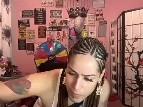 Snapshot of latinacubana chatting on 01/09/25, 10:31 latinacubana online show from 01/09/25, 10:31