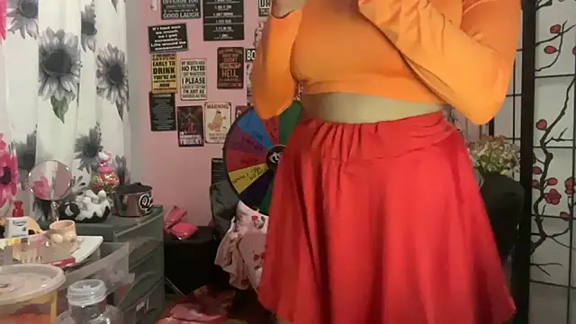 Snapshot of latinacubana chatting on 02/02/25, 03:10 latinacubana online show from 02/02/25, 03:10