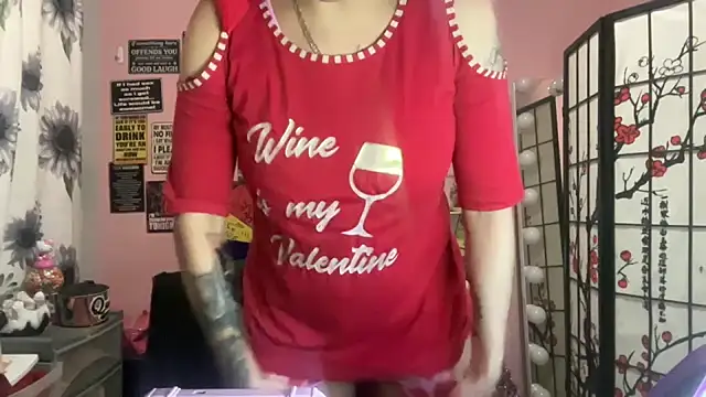 Snapshot of latinacubana chatting on 02/15/25, 06:55 latinacubana online show from 02/15/25, 06:55