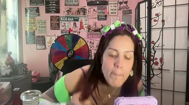 Snapshot of latinacubana chatting on 03/08/25, 01:14 latinacubana online show from 03/08/25, 01:14