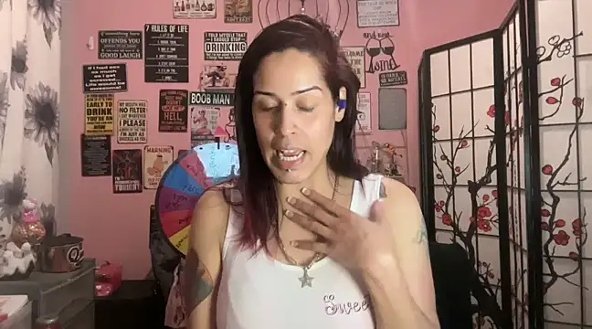 Snapshot of latinacubana chatting on 03/09/25, 09:35 latinacubana online show from 03/09/25, 09:35