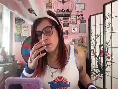 Snapshot of latinacubana chatting on 03/09/25, 03:49 latinacubana online show from 03/09/25, 03:49