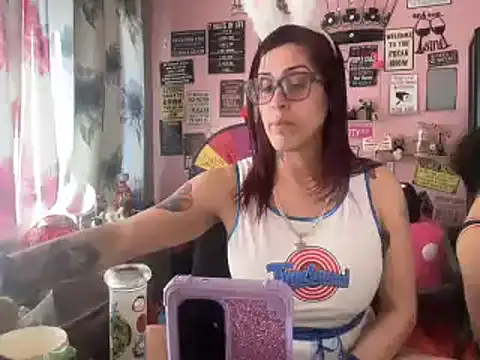 Snapshot of latinacubana chatting on 03/09/25, 08:42 latinacubana online show from 03/09/25, 08:42